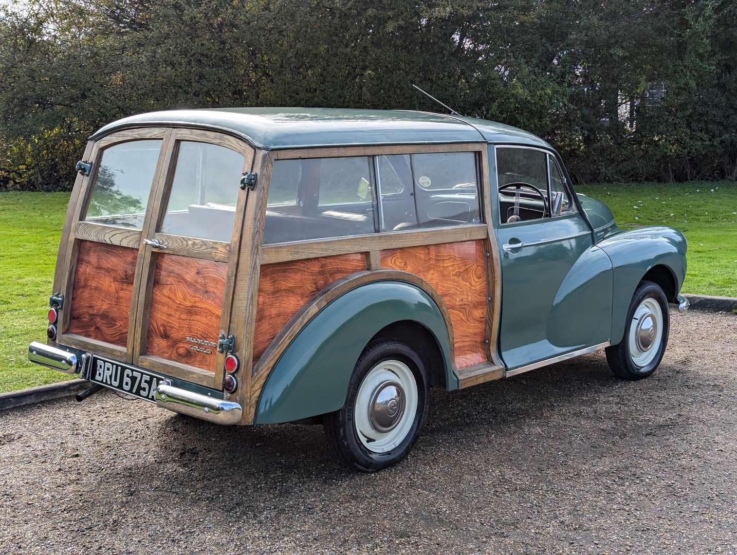 <p>1963 MORRIS MINOR TRAVELLER</p>