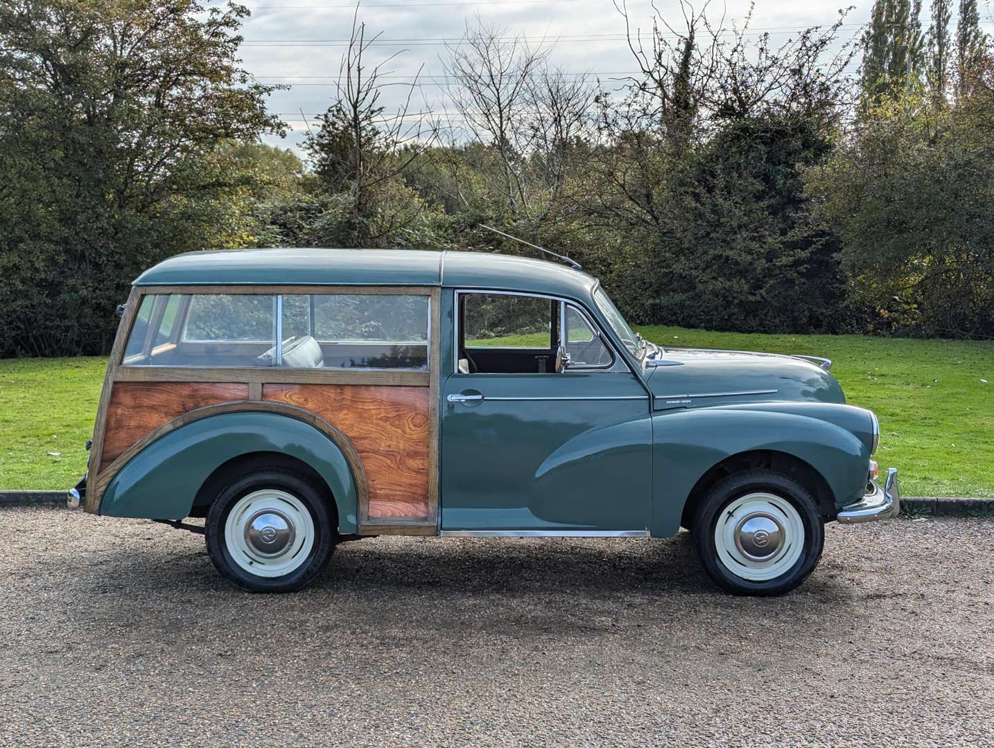 <p>1963 MORRIS MINOR TRAVELLER</p>