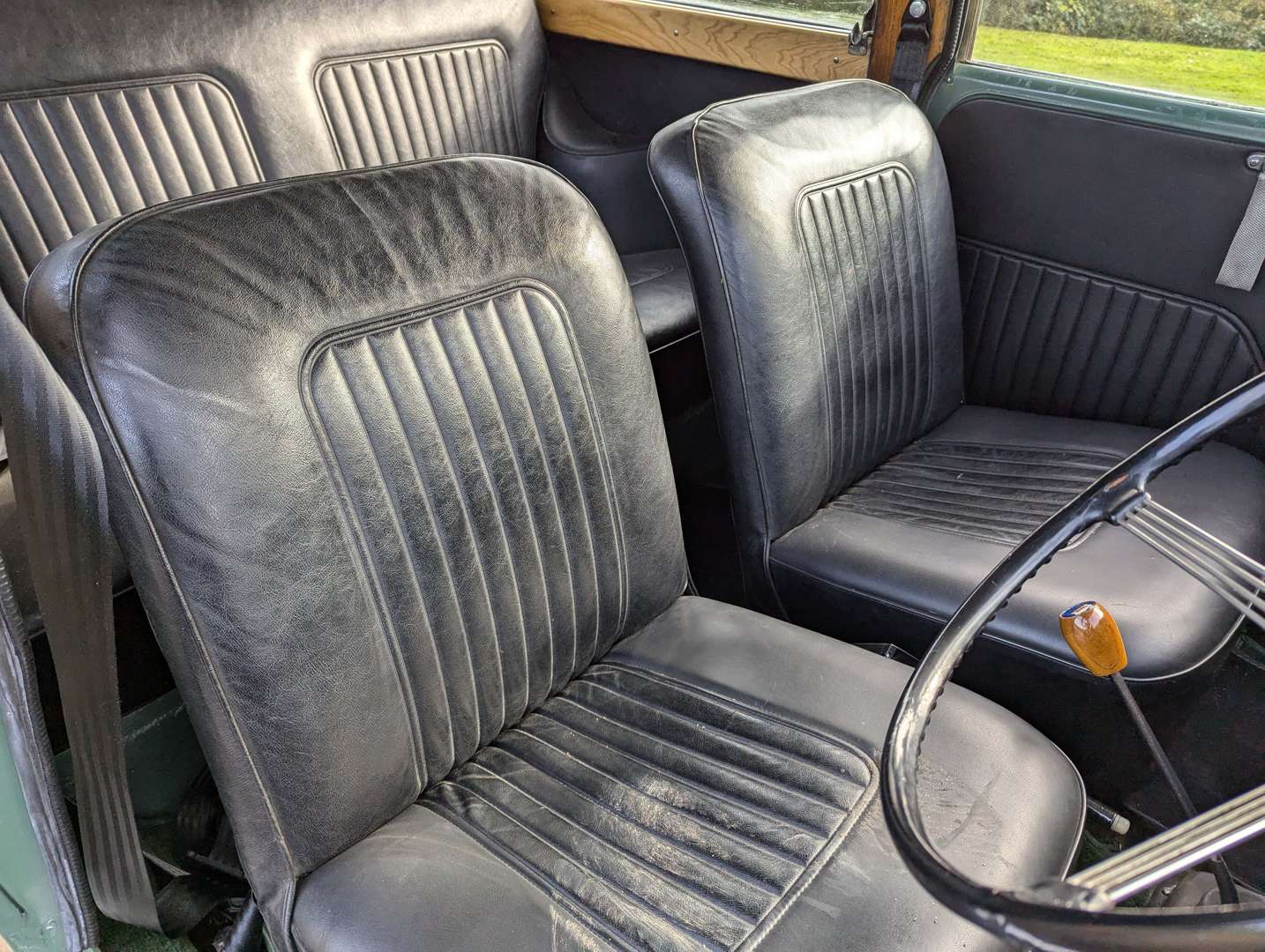 <p>1963 MORRIS MINOR TRAVELLER</p>