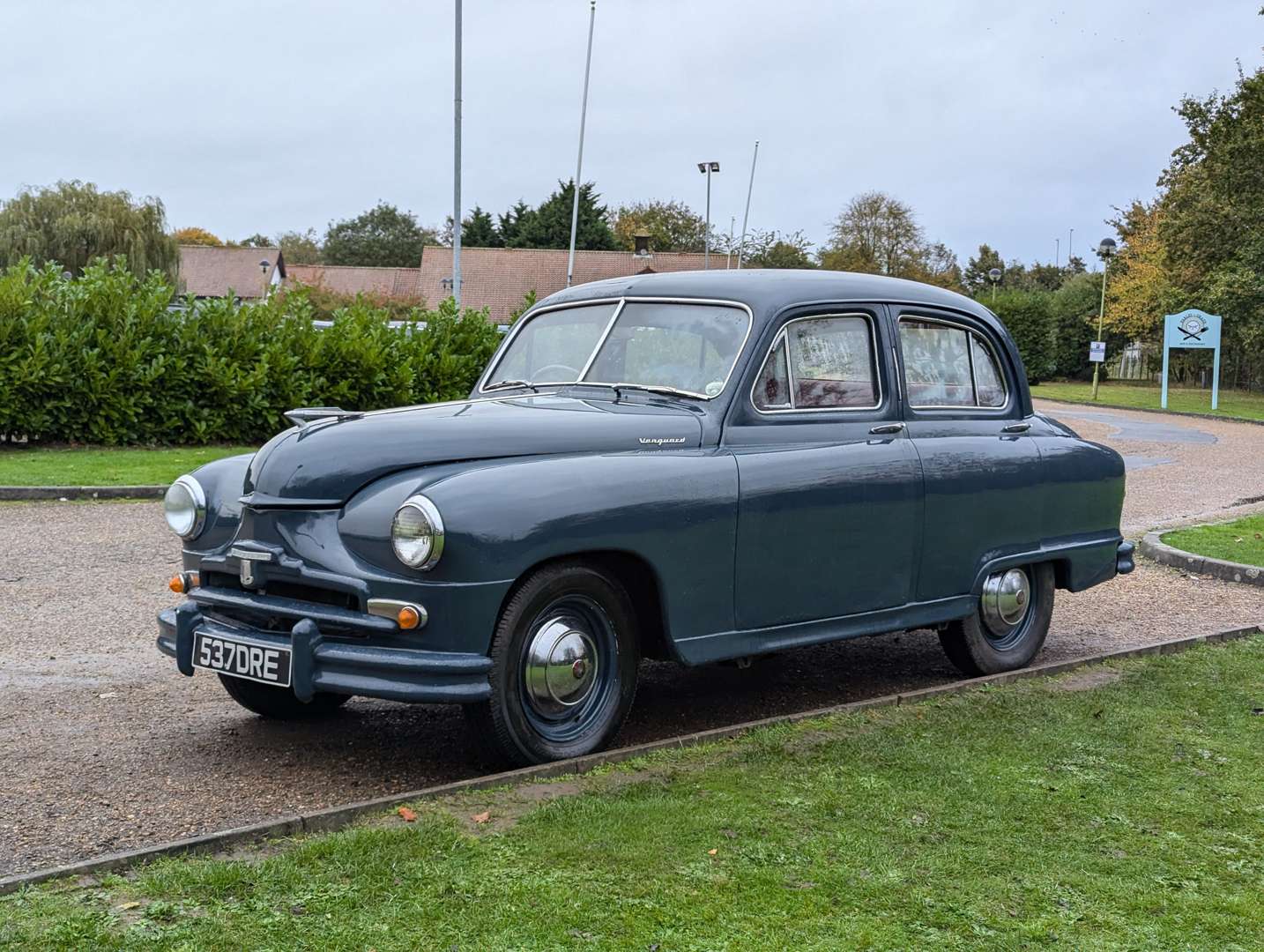 <p>1954 STANDARD VANGUARD</p>