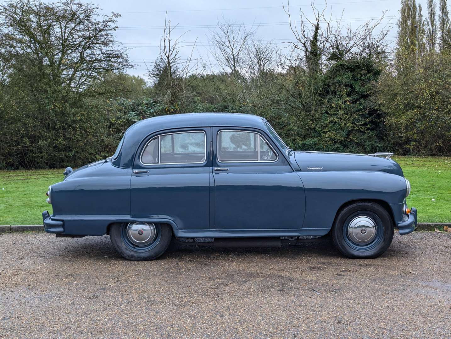 <p>1954 STANDARD VANGUARD</p>