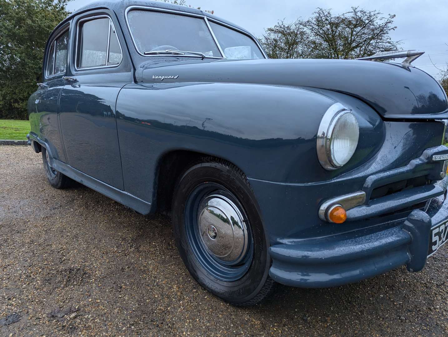 <p>1954 STANDARD VANGUARD</p>