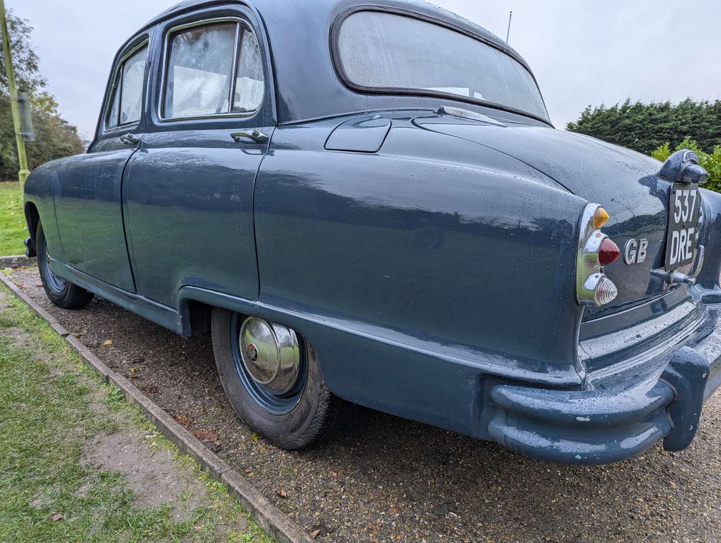 <p>1954 STANDARD VANGUARD</p>