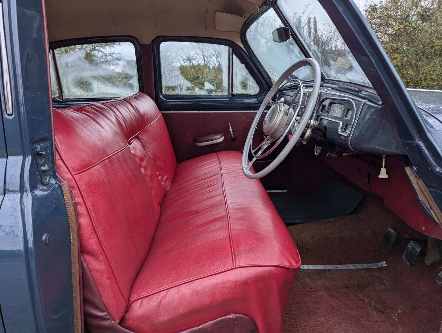 <p>1954 STANDARD VANGUARD</p>