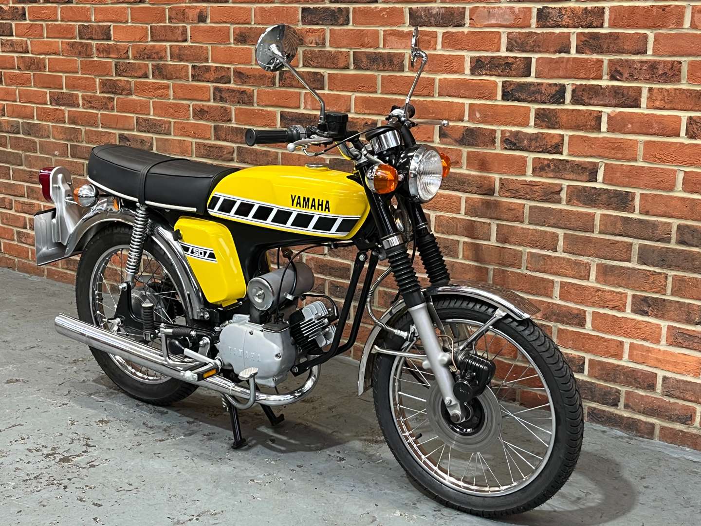 <p>1977 YAMAHA FS1E DX</p>