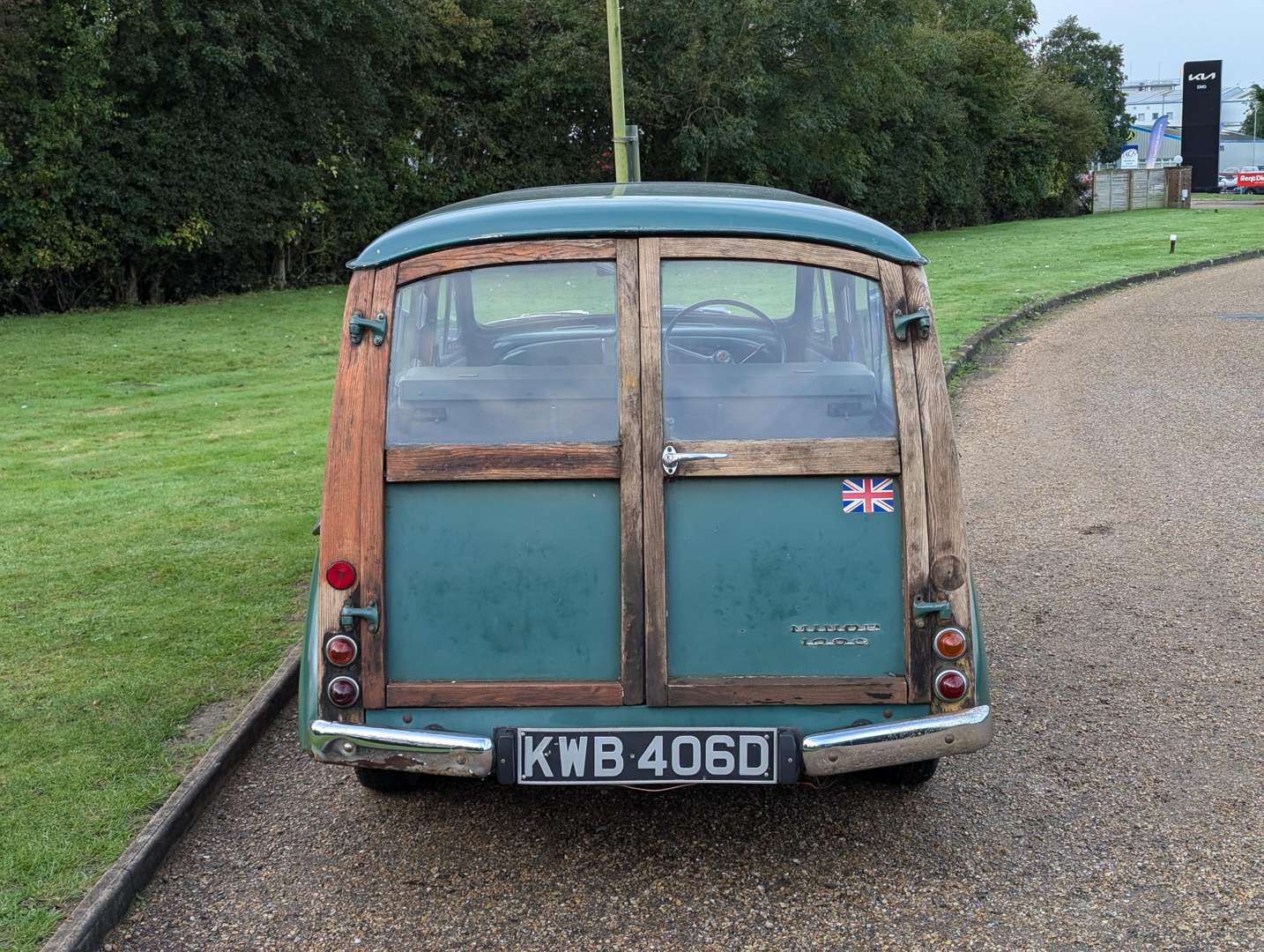 <p>1966 MORRIS MINOR TRAVELLER</p>