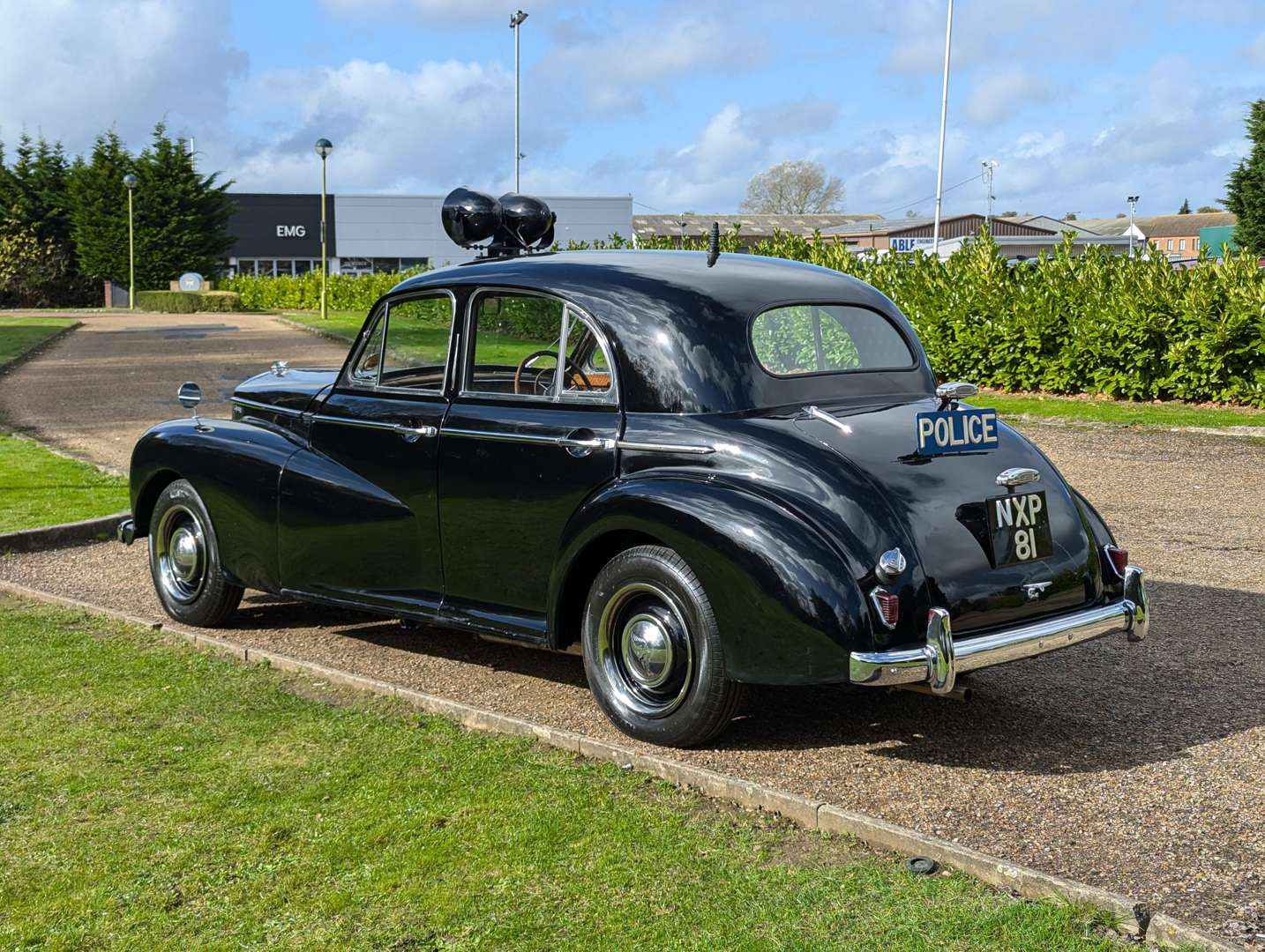 <p>1953 WOLSELEY 6/80 SALOON</p>