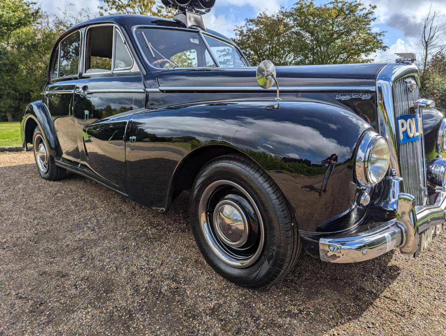 <p>1953 WOLSELEY 6/80 SALOON</p>