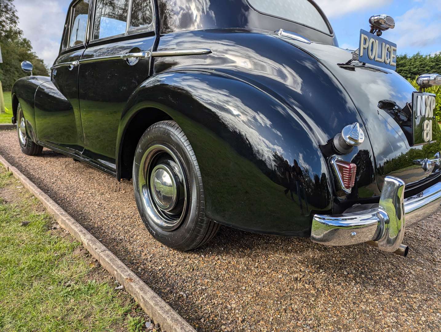 <p>1953 WOLSELEY 6/80 SALOON</p>