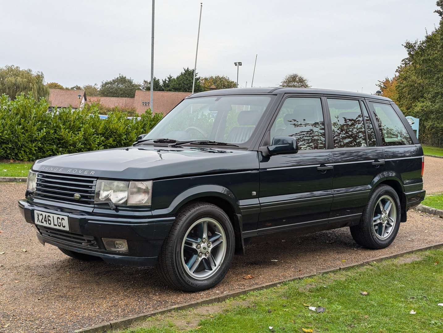 <p>2000 RANGE ROVER 4.6HSE HOLLAND & HOLLAND AUTO</p>