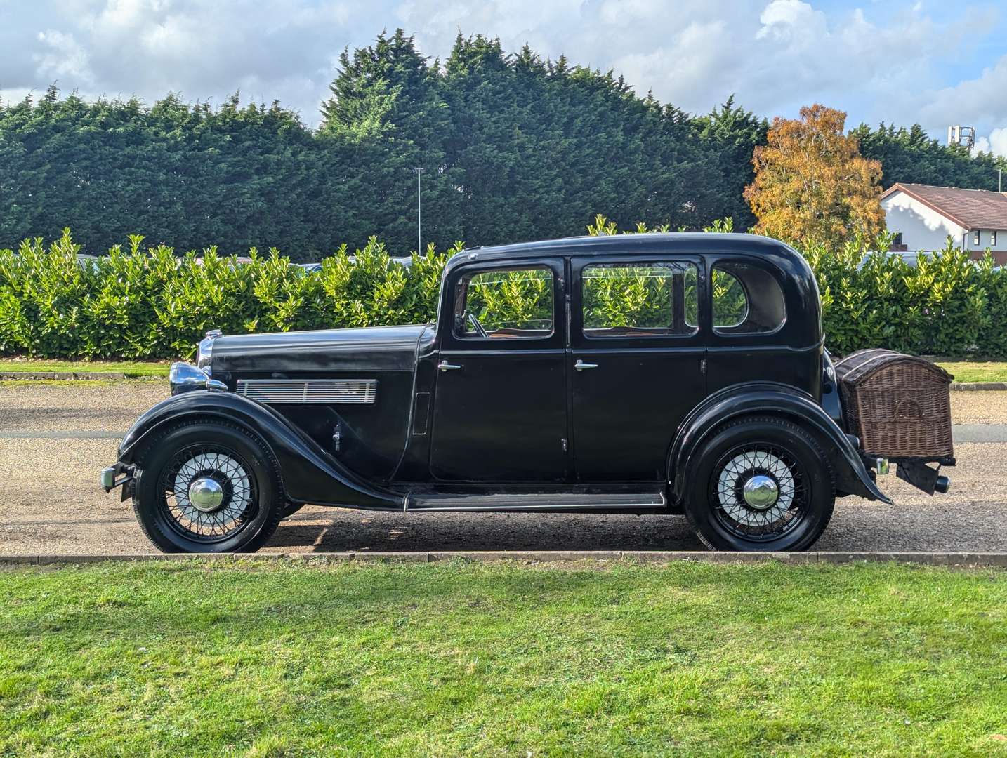 <p>1937 ROVER P2 10</p>