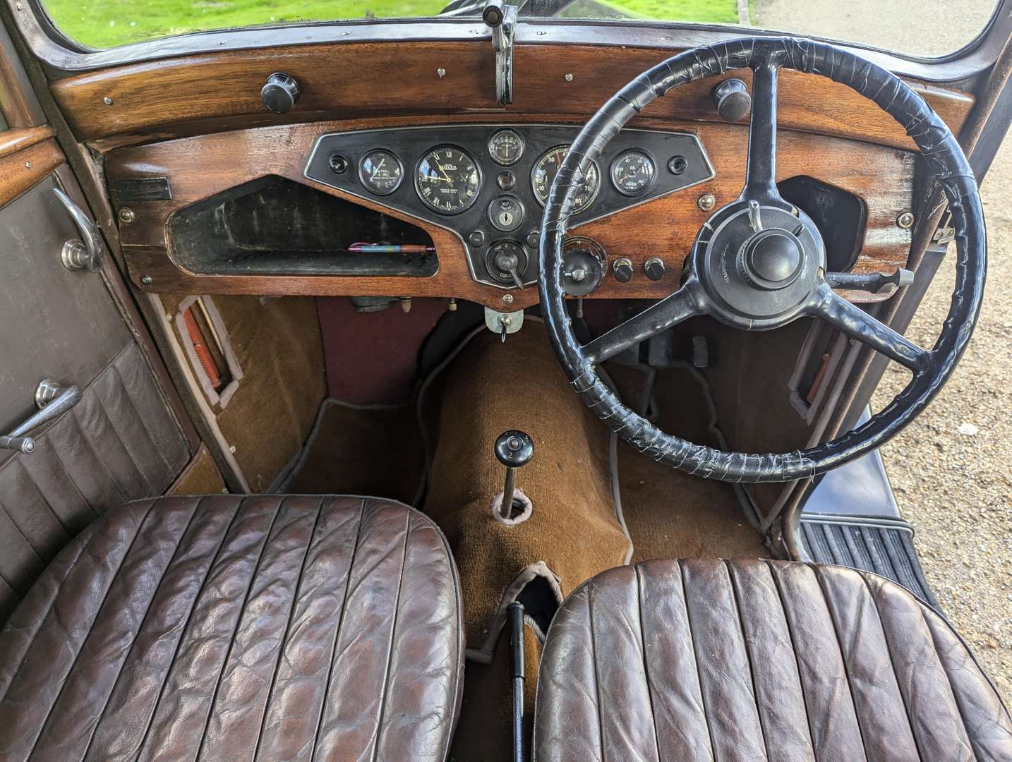 <p>1937 ROVER P2 10</p>