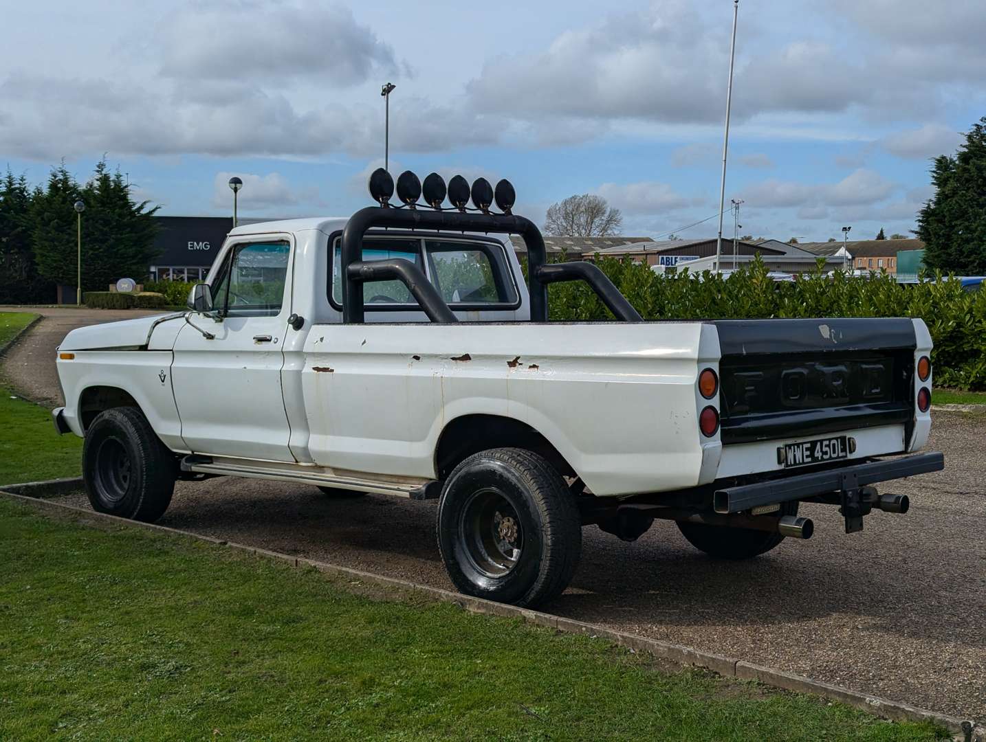 <p>1973 FORD F250 PICK-UP</p>