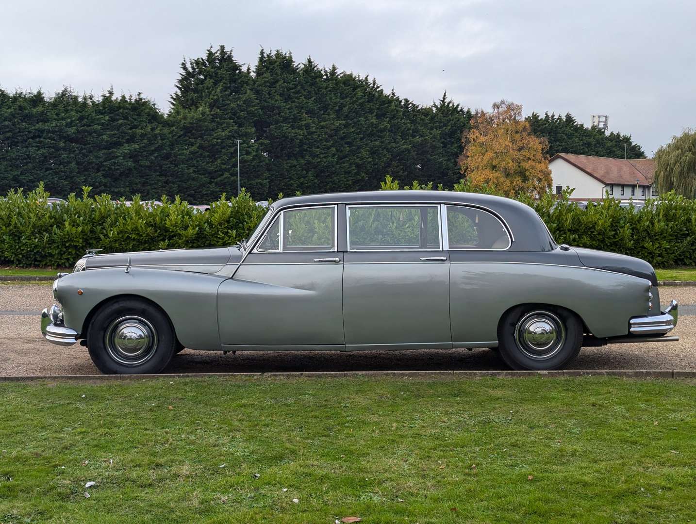 <p>1962 DAIMLER MAJESTIC MAJOR LIMOUSINE LHD</p>