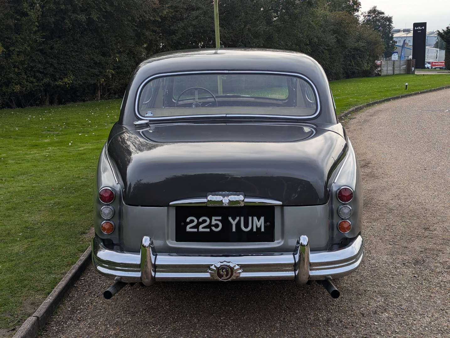 <p>1962 DAIMLER MAJESTIC MAJOR LIMOUSINE LHD</p>