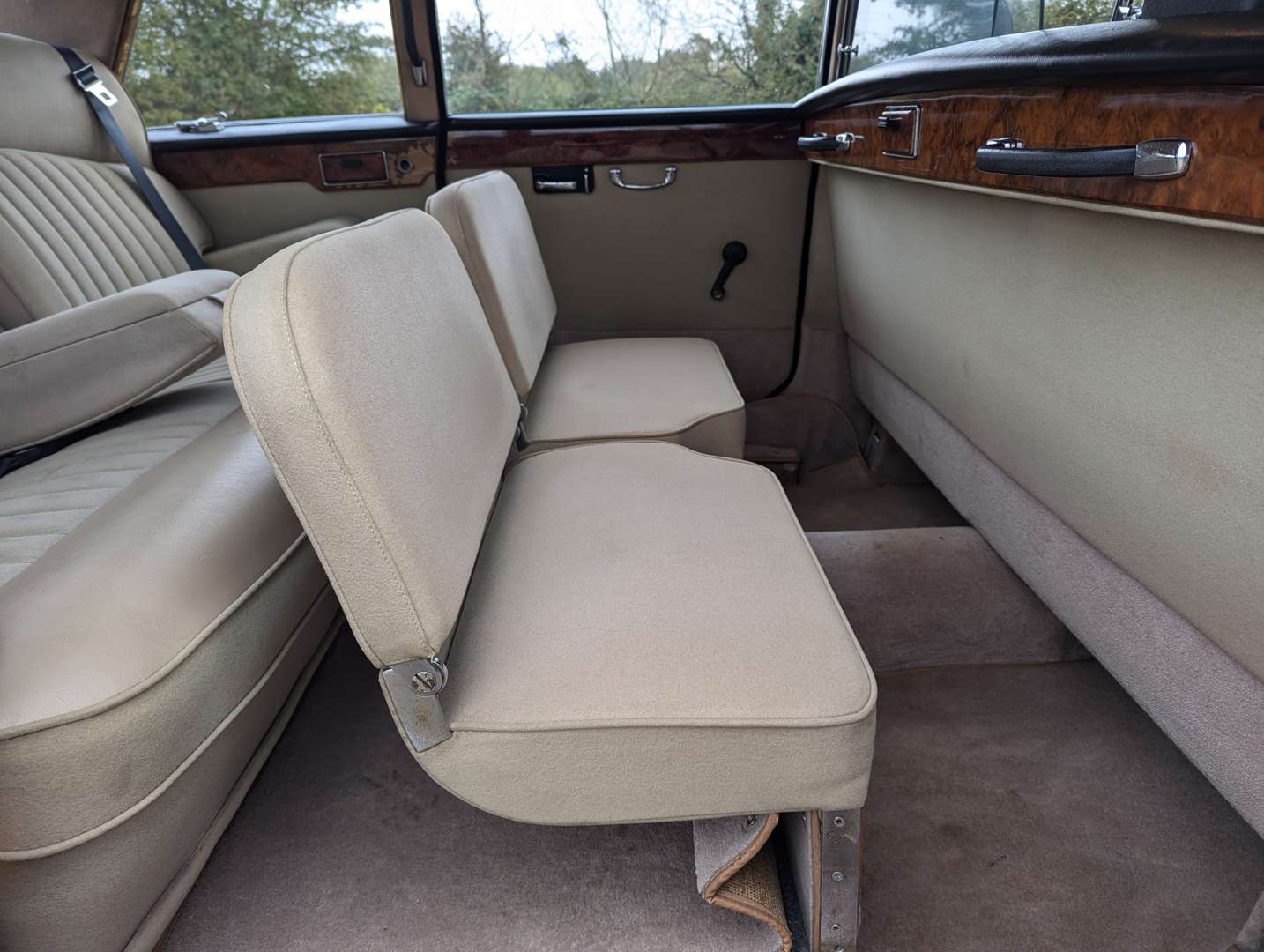 <p>1985 DAIMLER DS420 LIMOUSINE</p>