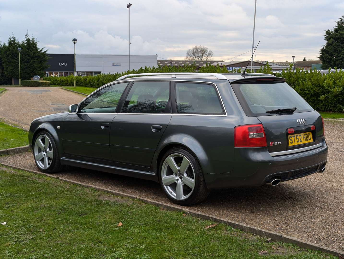 <p>2002 AUDI RS6 QUATTRO ESTATE AUTO</p>