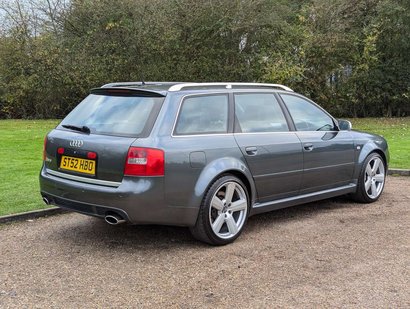 <p>2002 AUDI RS6 QUATTRO ESTATE AUTO</p>