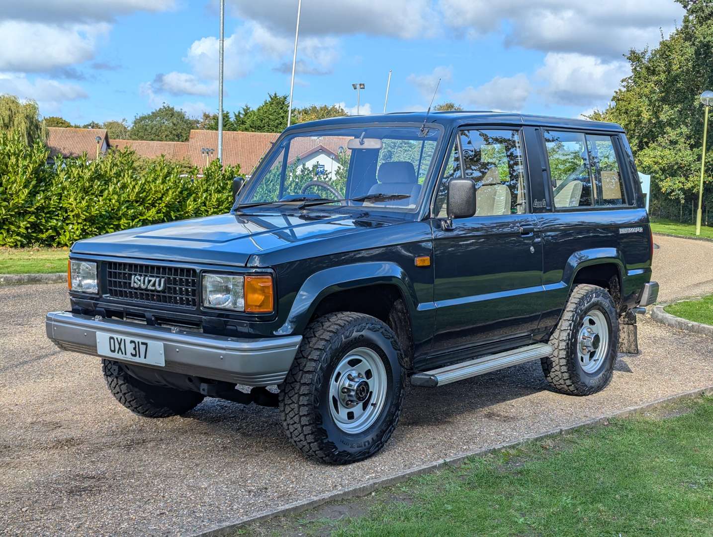 <p>1992 ISUZU TROOPER SWB</p>