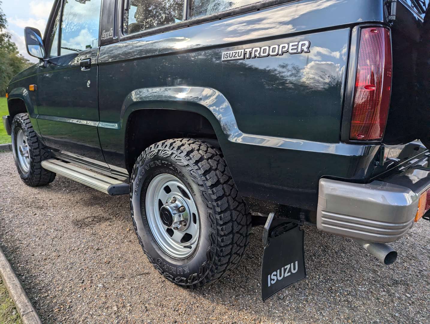 <p>1992 ISUZU TROOPER SWB</p>