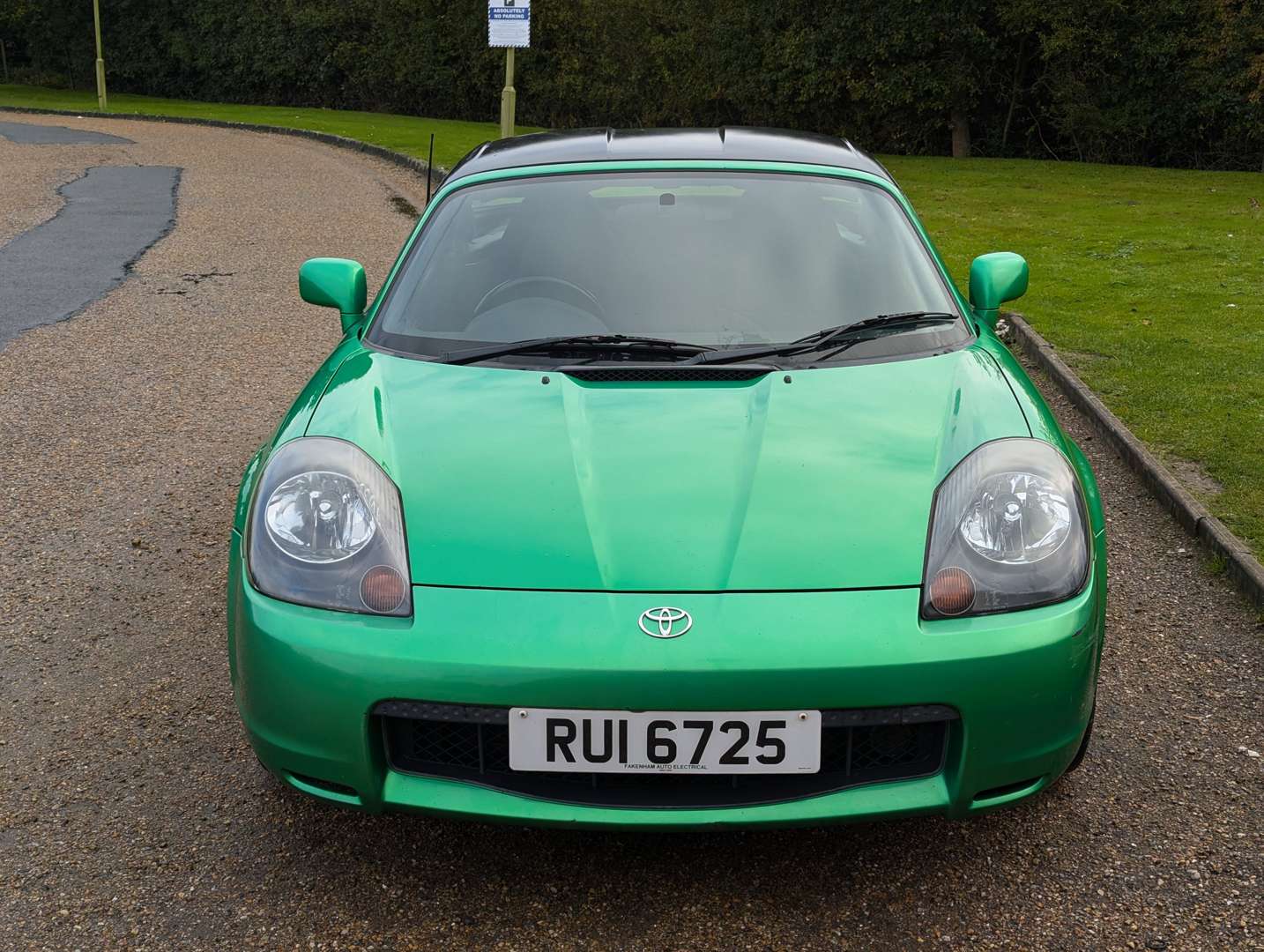 <p>2001 TOYOTA MR2</p>