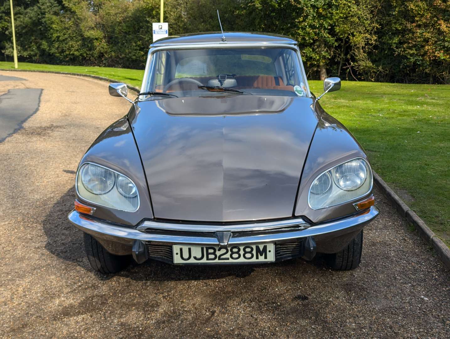 <p>1974 CITROEN DS23 PALLAS</p>