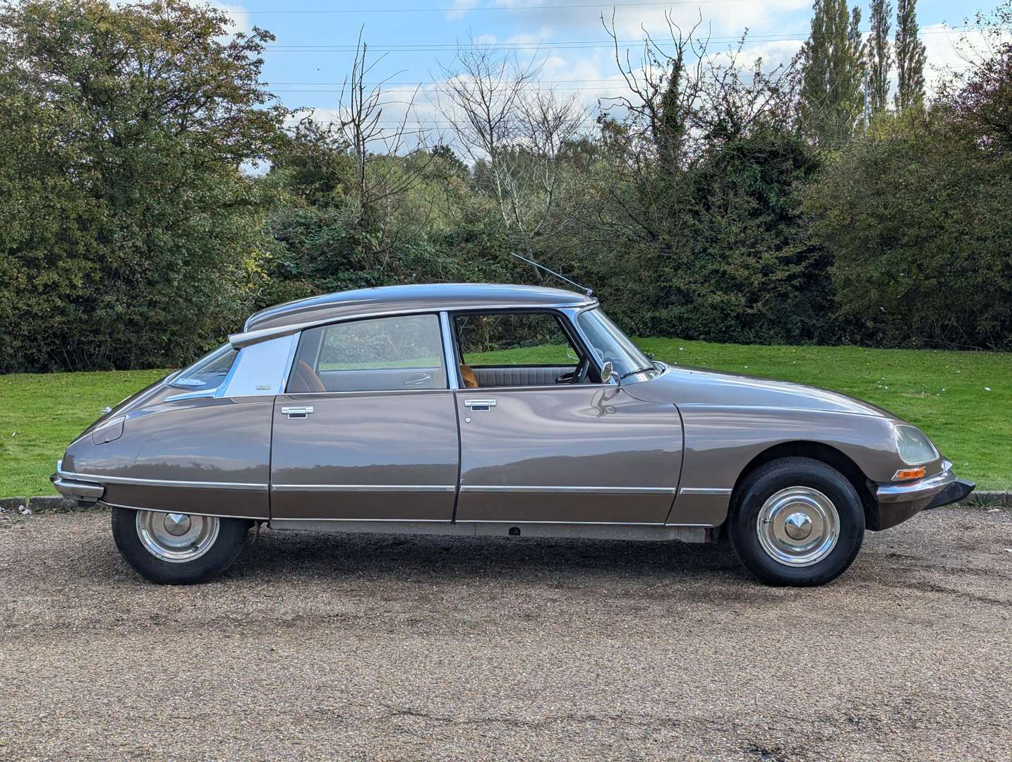 <p>1974 CITROEN DS23 PALLAS</p>