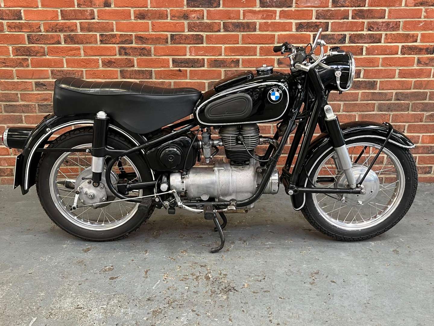 <p>1957 BMW R26</p>