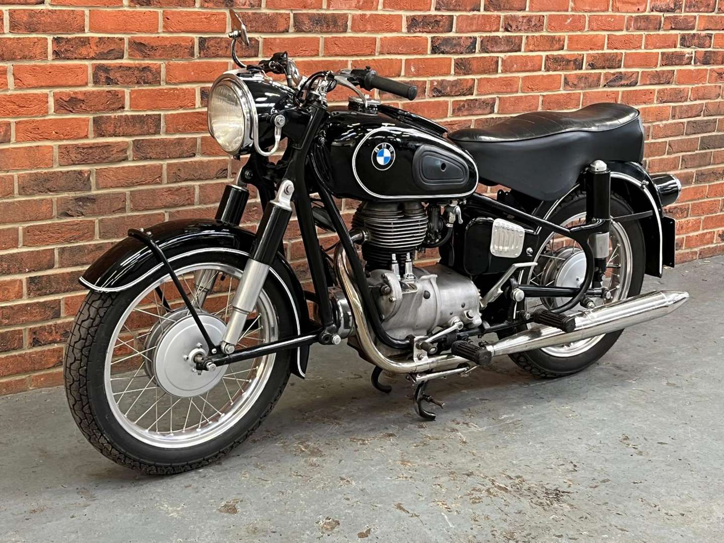 <p>1957 BMW R26</p>