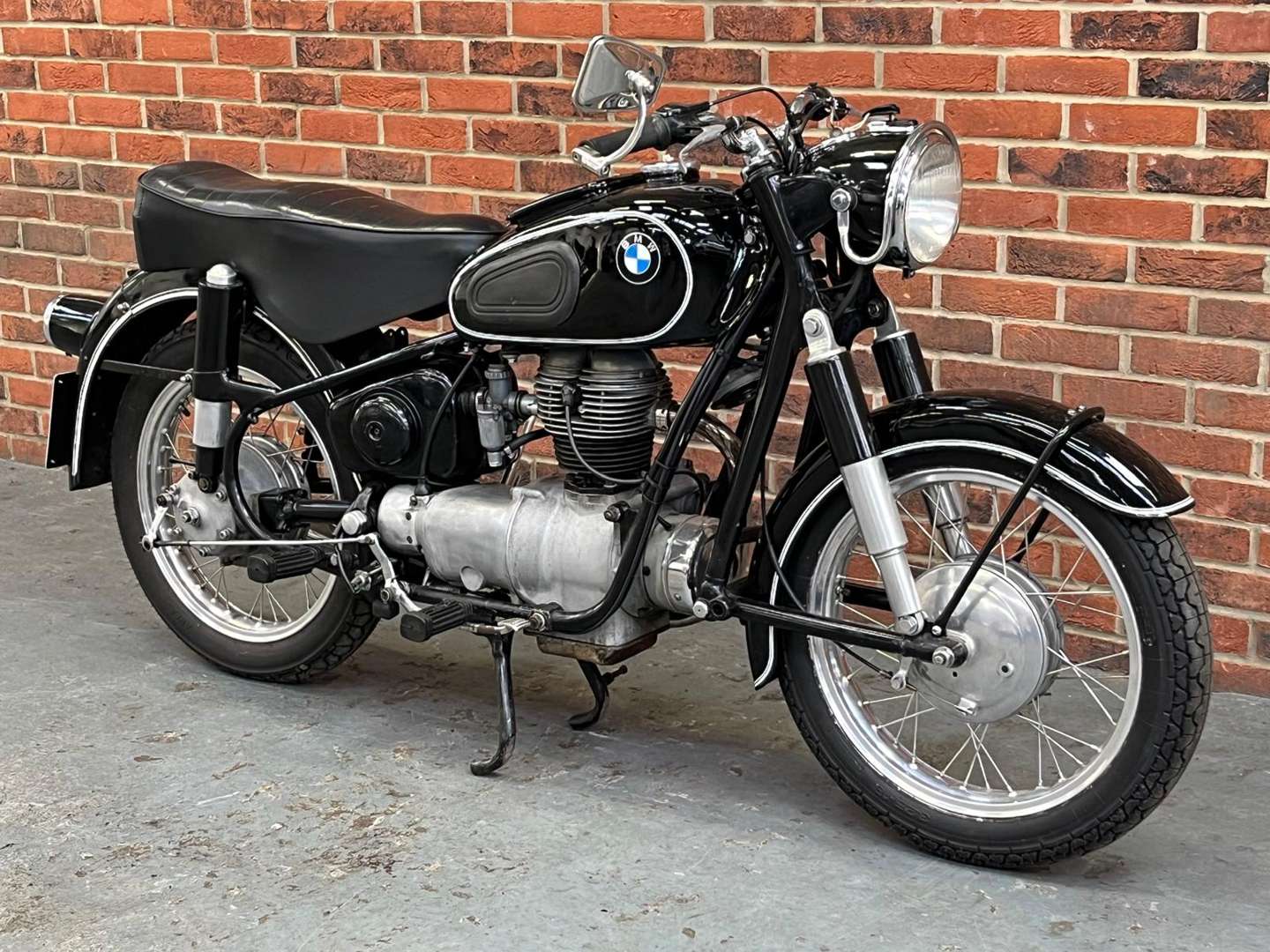 <p>1957 BMW R26</p>