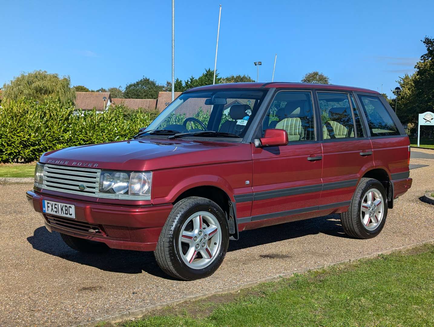 <p>2001 RANGE ROVER BORDEAUX 4.0 AUTO</p>