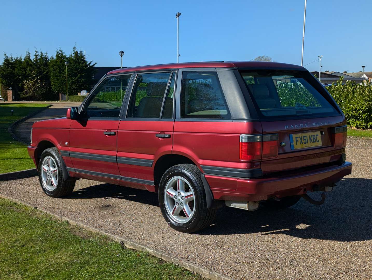 <p>2001 RANGE ROVER BORDEAUX 4.0 AUTO</p>