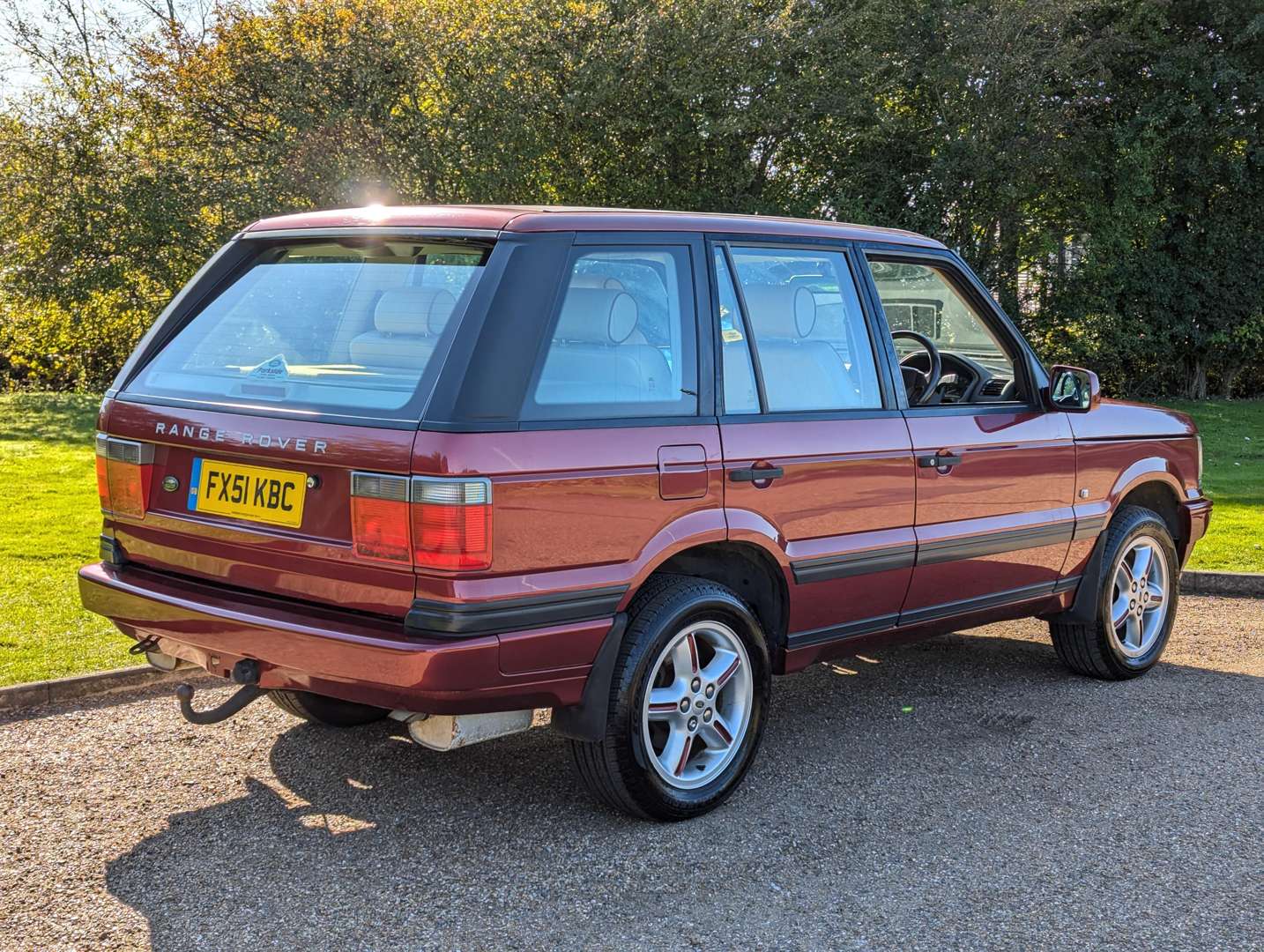 <p>2001 RANGE ROVER BORDEAUX 4.0 AUTO</p>