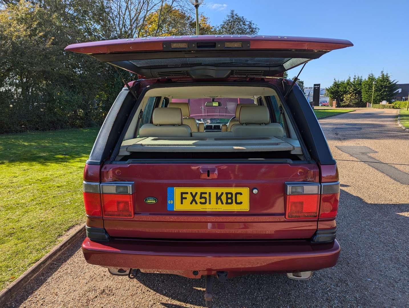 <p>2001 RANGE ROVER BORDEAUX 4.0 AUTO</p>