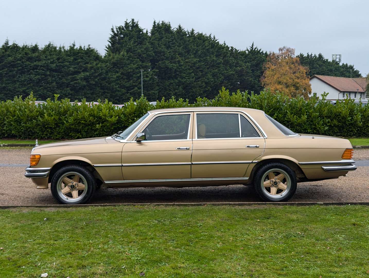 <p>1980 MERCEDES 450 SEL 6.9 AUTO</p>