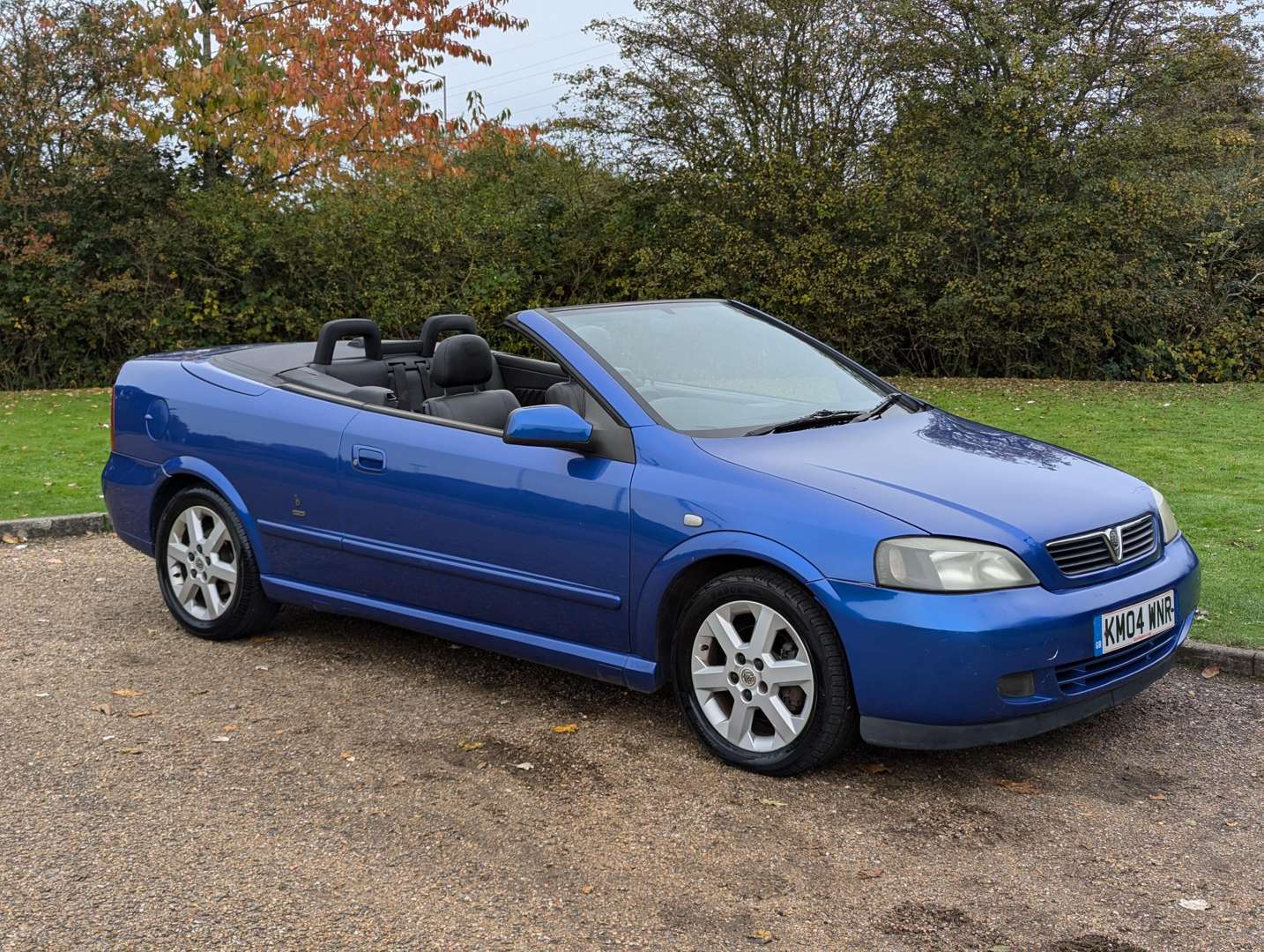 <p>2004 VAUXHALL ASTRA COUPE CONVERTIBLE AUTO</p>