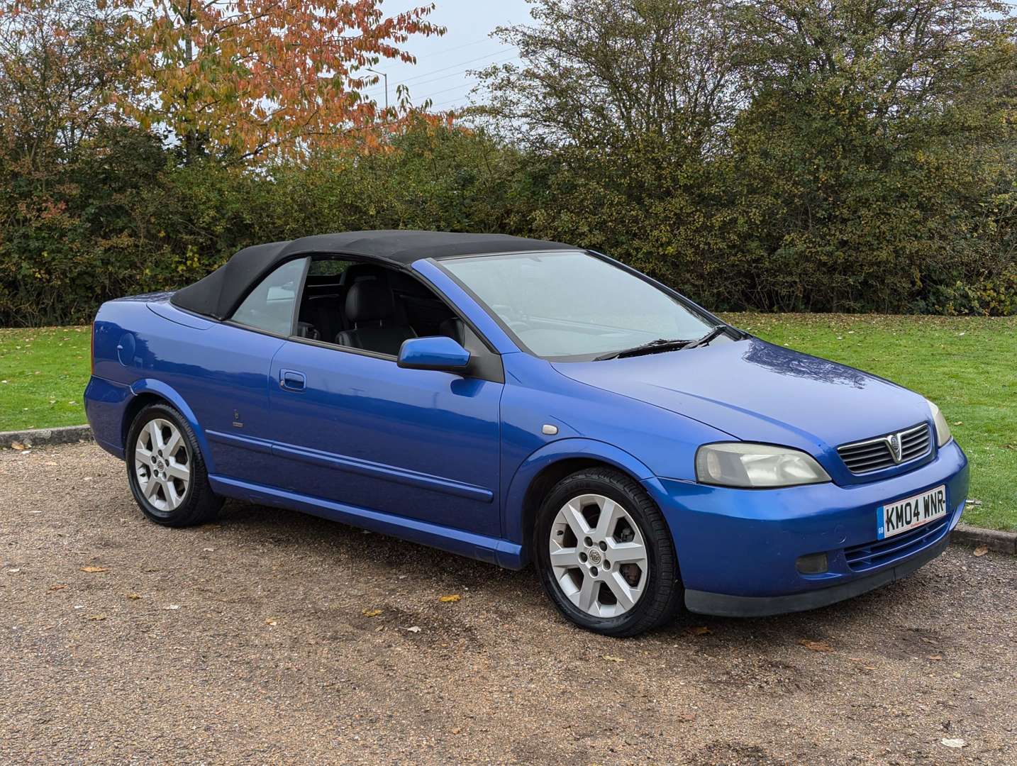 <p>2004 VAUXHALL ASTRA COUPE CONVERTIBLE AUTO</p>