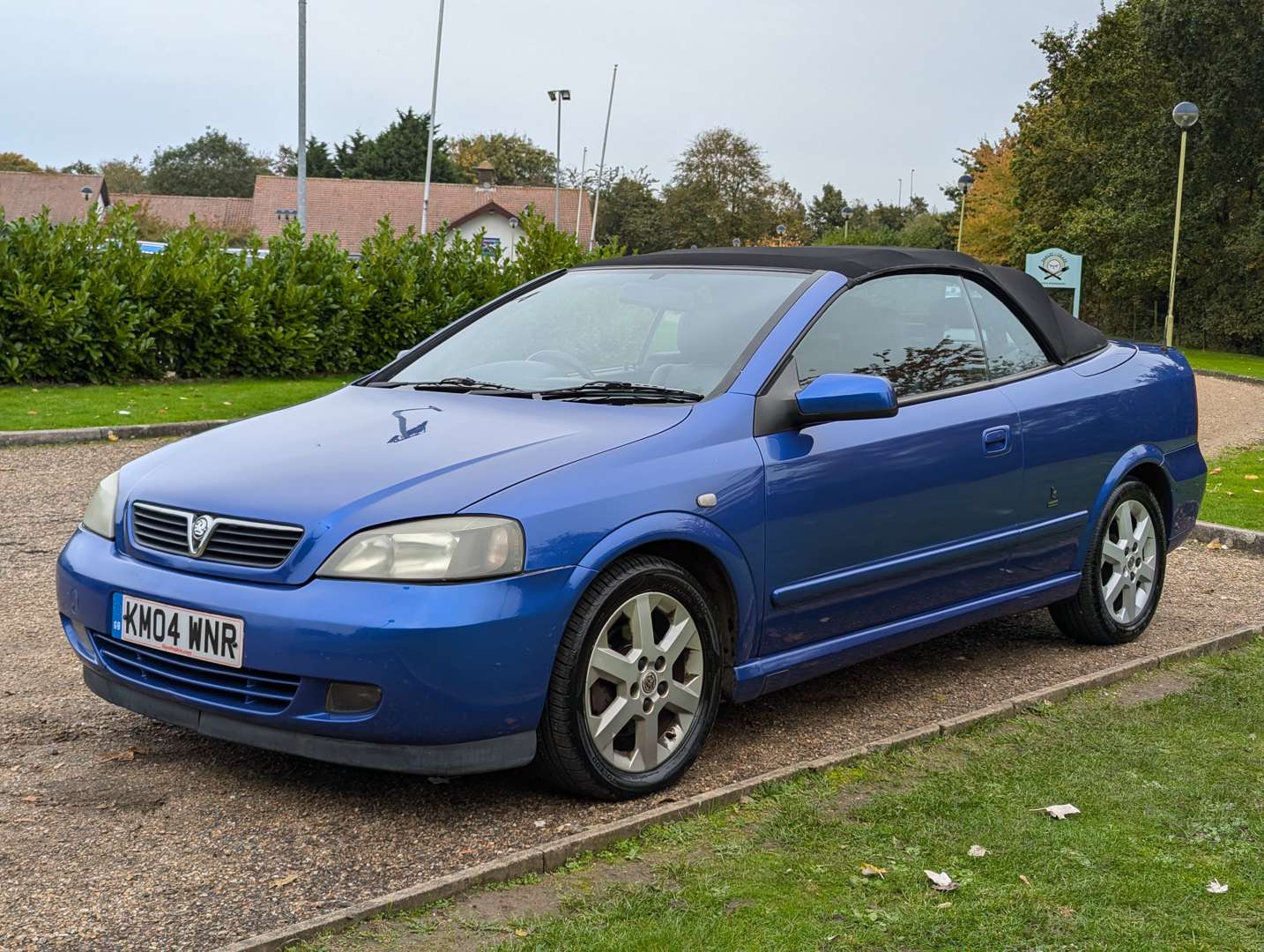 <p>2004 VAUXHALL ASTRA COUPE CONVERTIBLE AUTO</p>