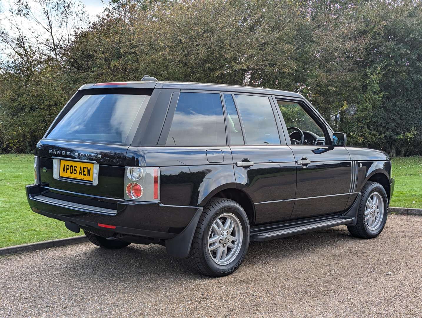 <p>2006 RANGE ROVER TD6 SE 3,780 MILES</p>