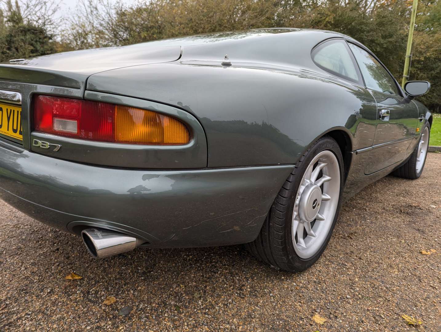 <p>1995 ASTON MARTIN DB7 COUPE</p>