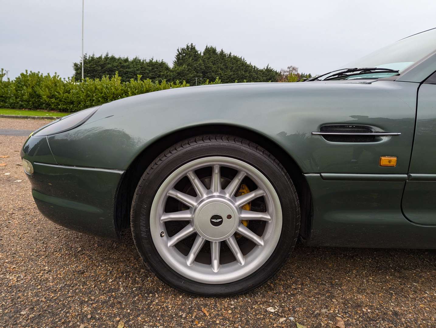 <p>1995 ASTON MARTIN DB7 COUPE</p>