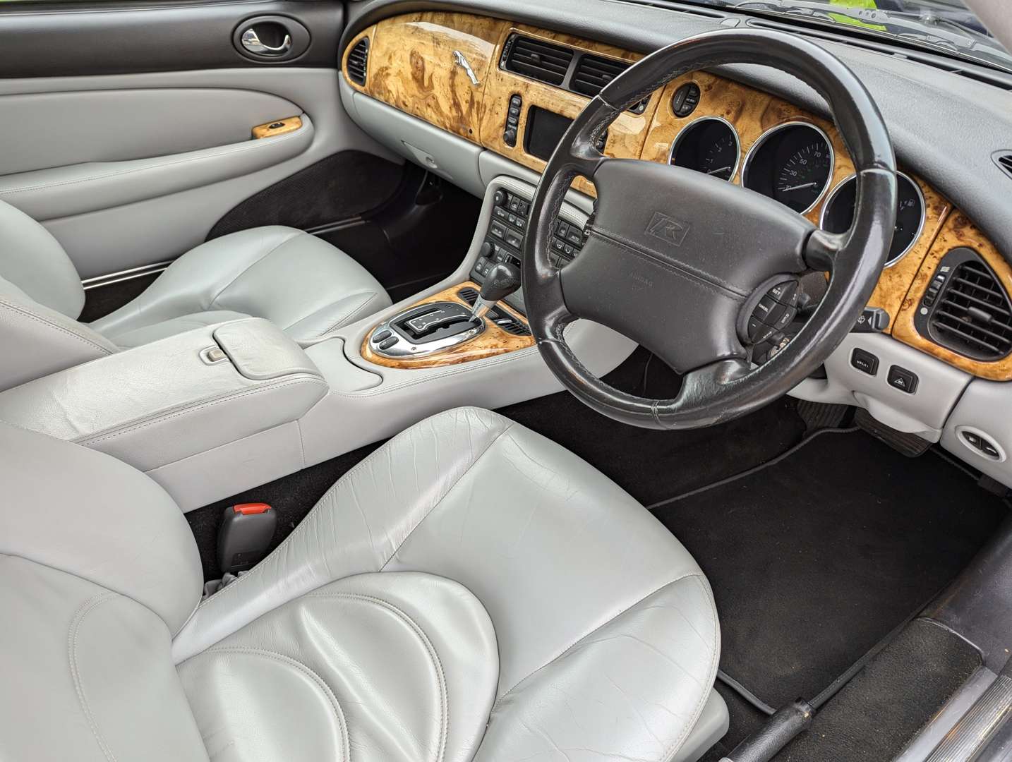 <p>2004 JAGUAR XK8 4.2 COUPE AUTO</p>