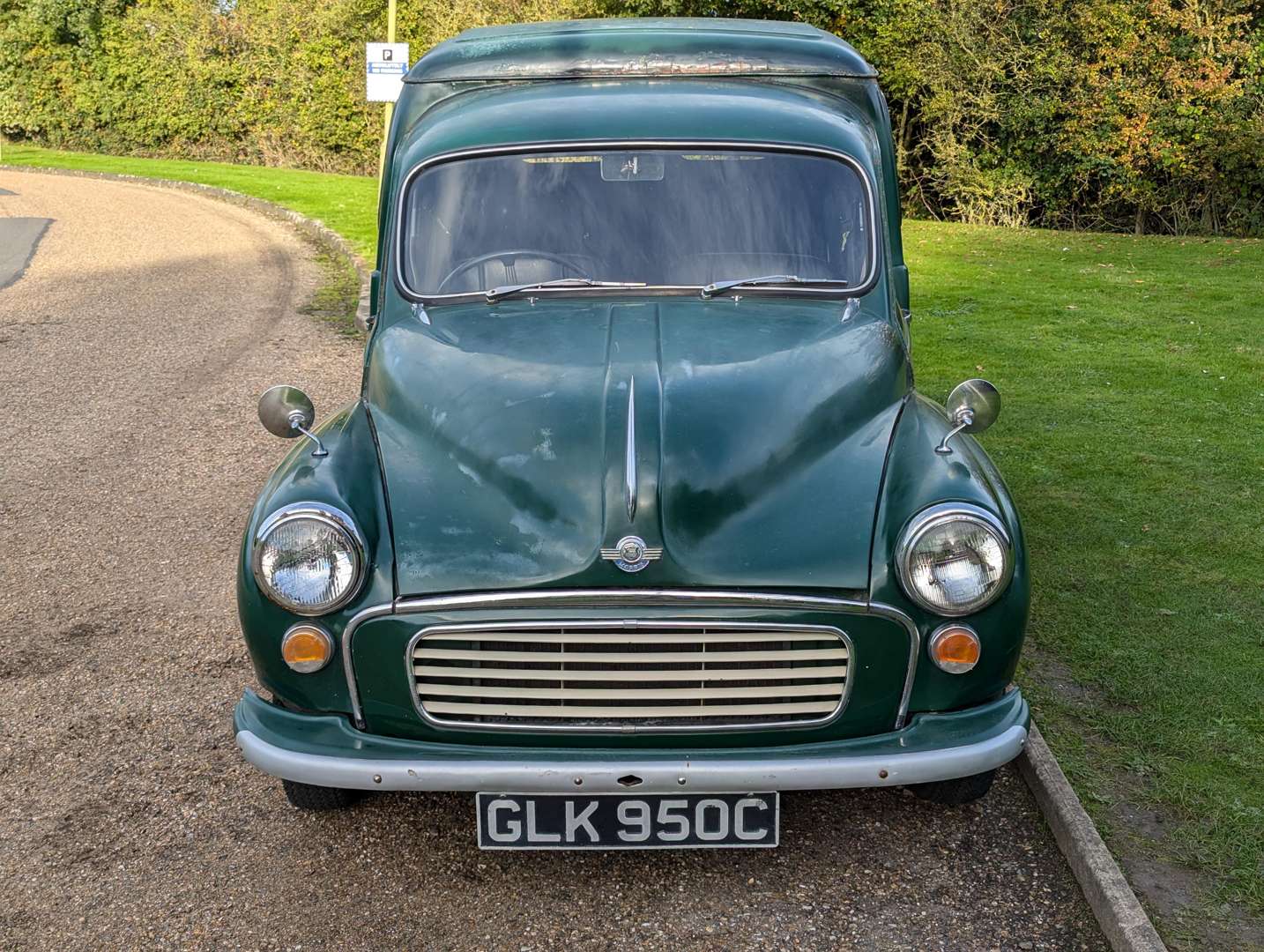 <p>1965 MORRIS MINOR VAN</p>