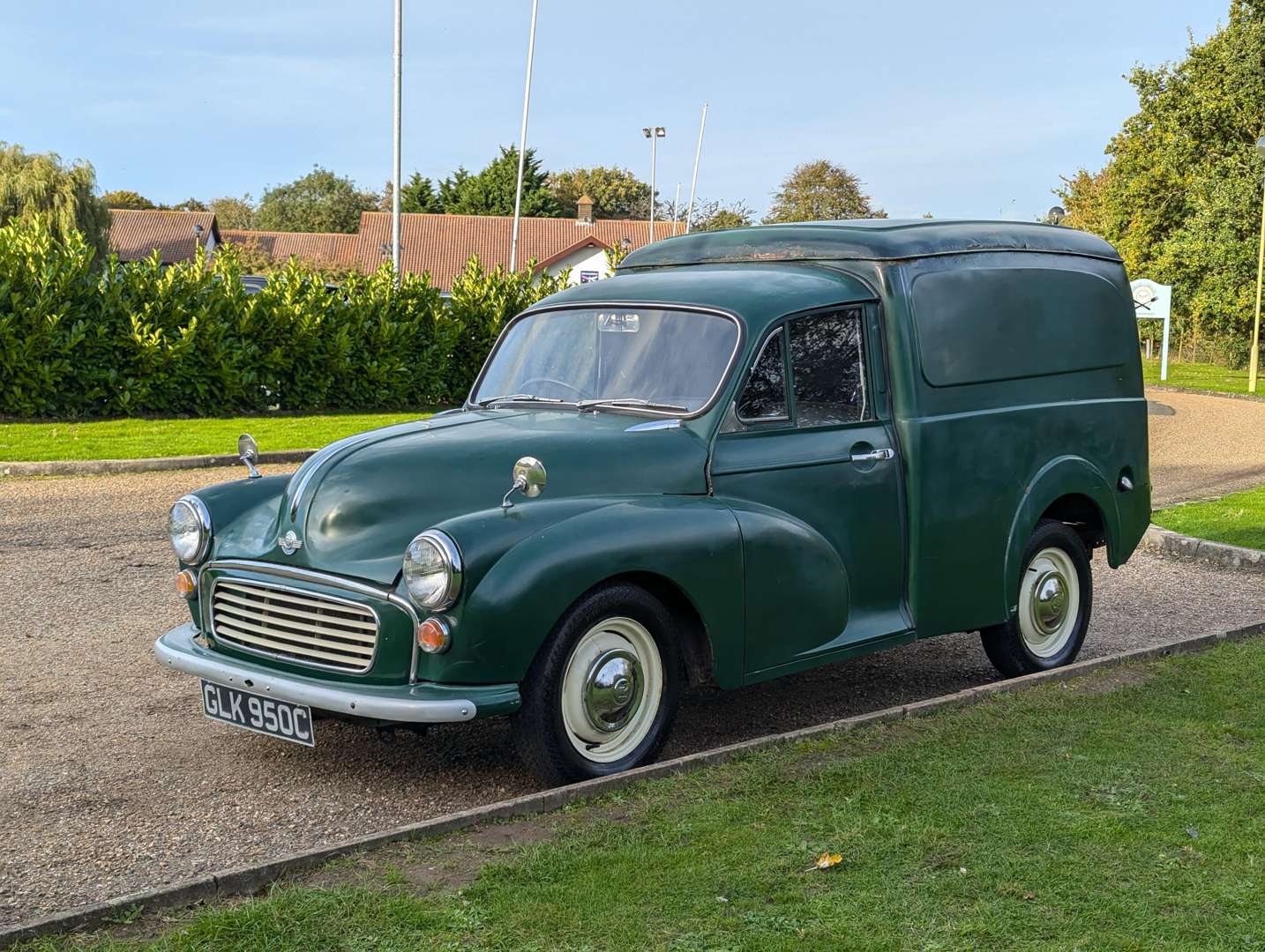 <p>1965 MORRIS MINOR VAN</p>