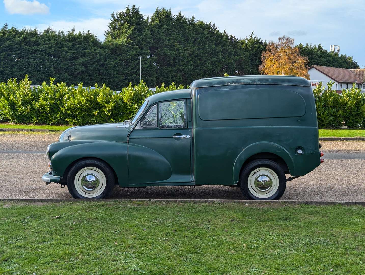 <p>1965 MORRIS MINOR VAN</p>