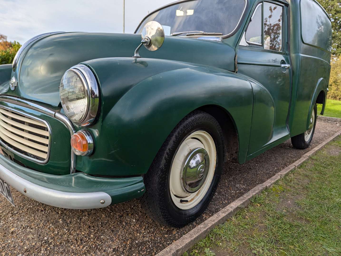 <p>1965 MORRIS MINOR VAN</p>