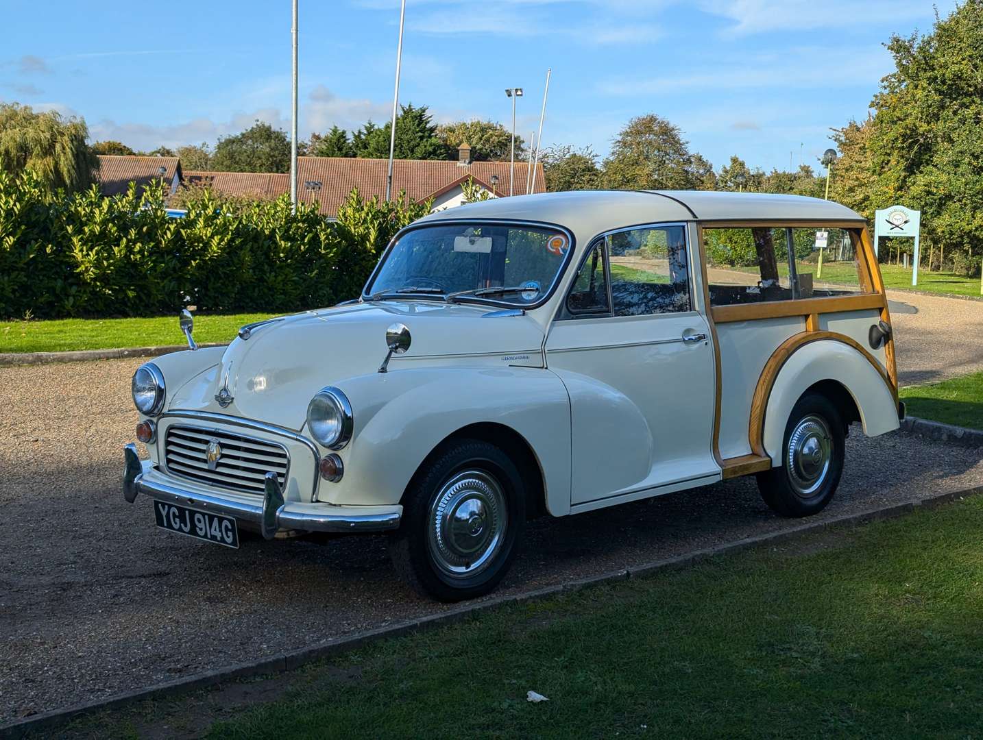 <p>1969 MORRIS MINOR TRAVELLER</p>