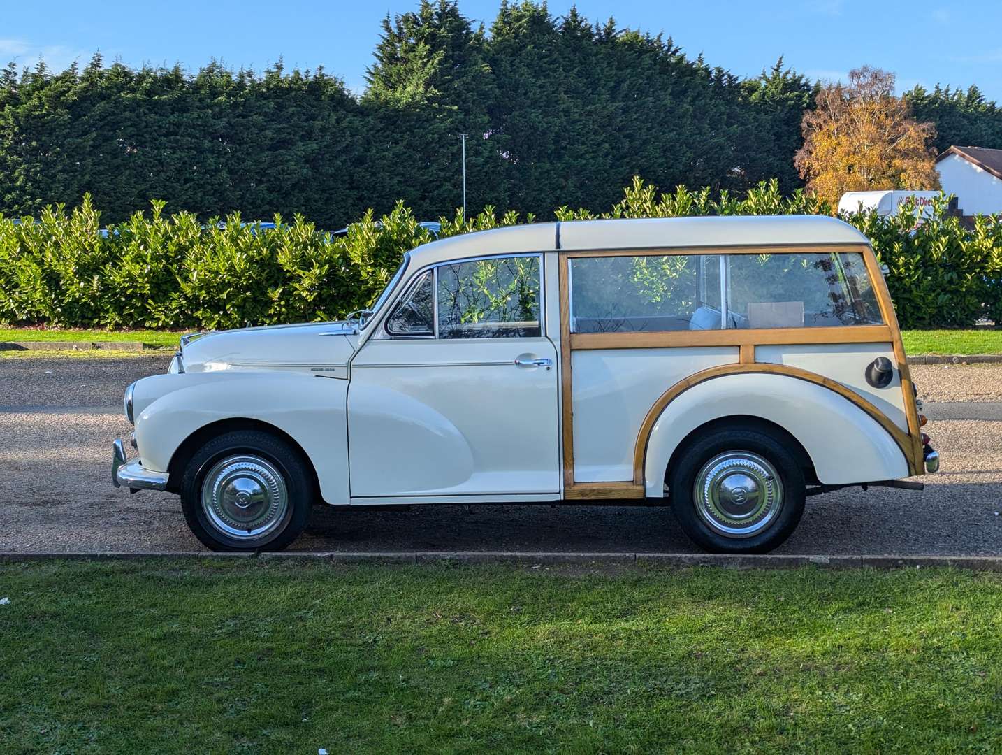 <p>1969 MORRIS MINOR TRAVELLER</p>