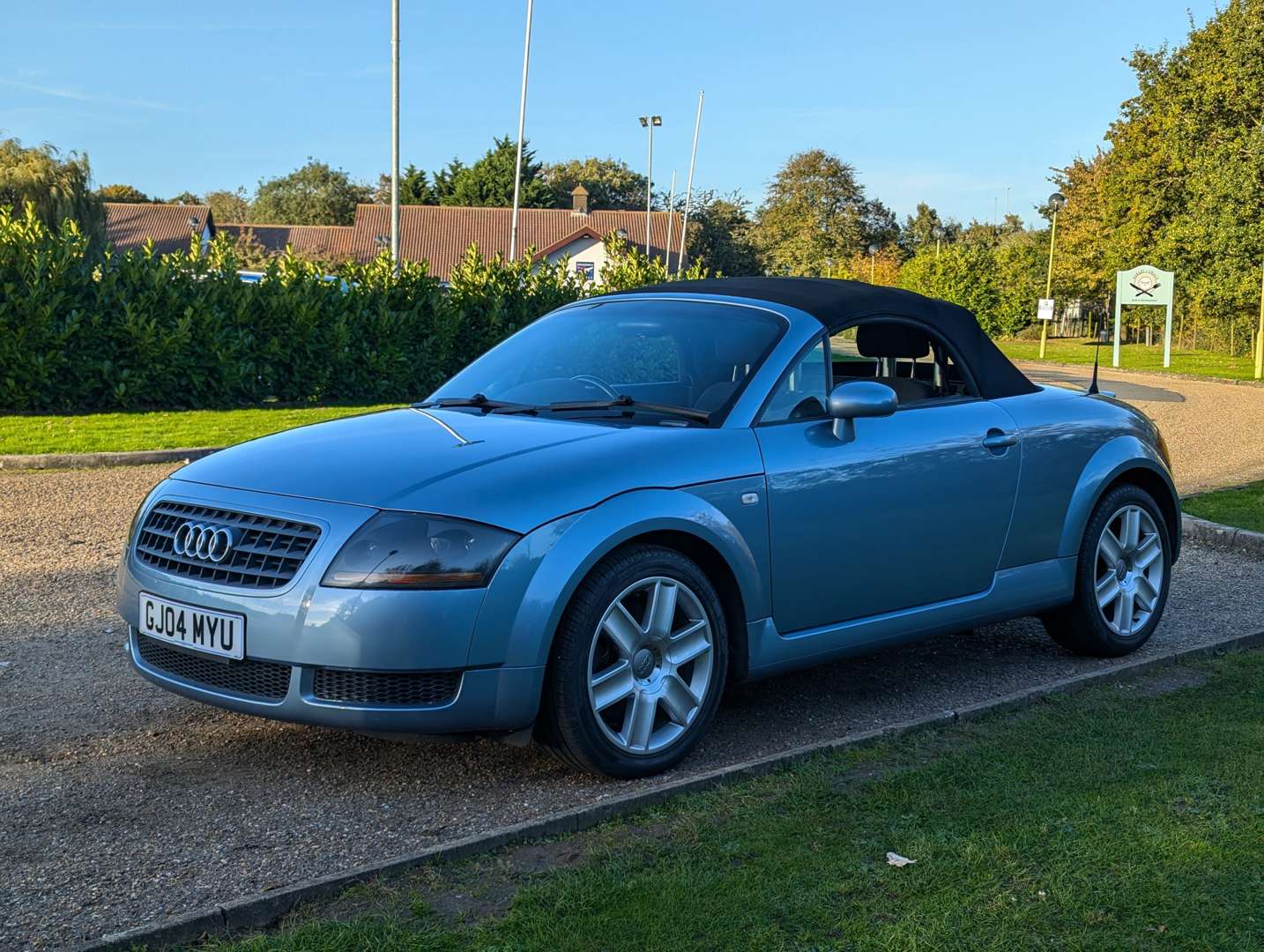 <p>2004 AUDI TT 1.8 ROADSTER (150 BHP)</p>