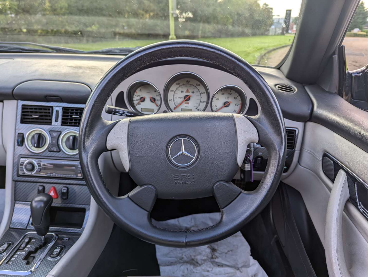 <p>2001 MERCEDES SLK 230 KOMPRESSOR</p>